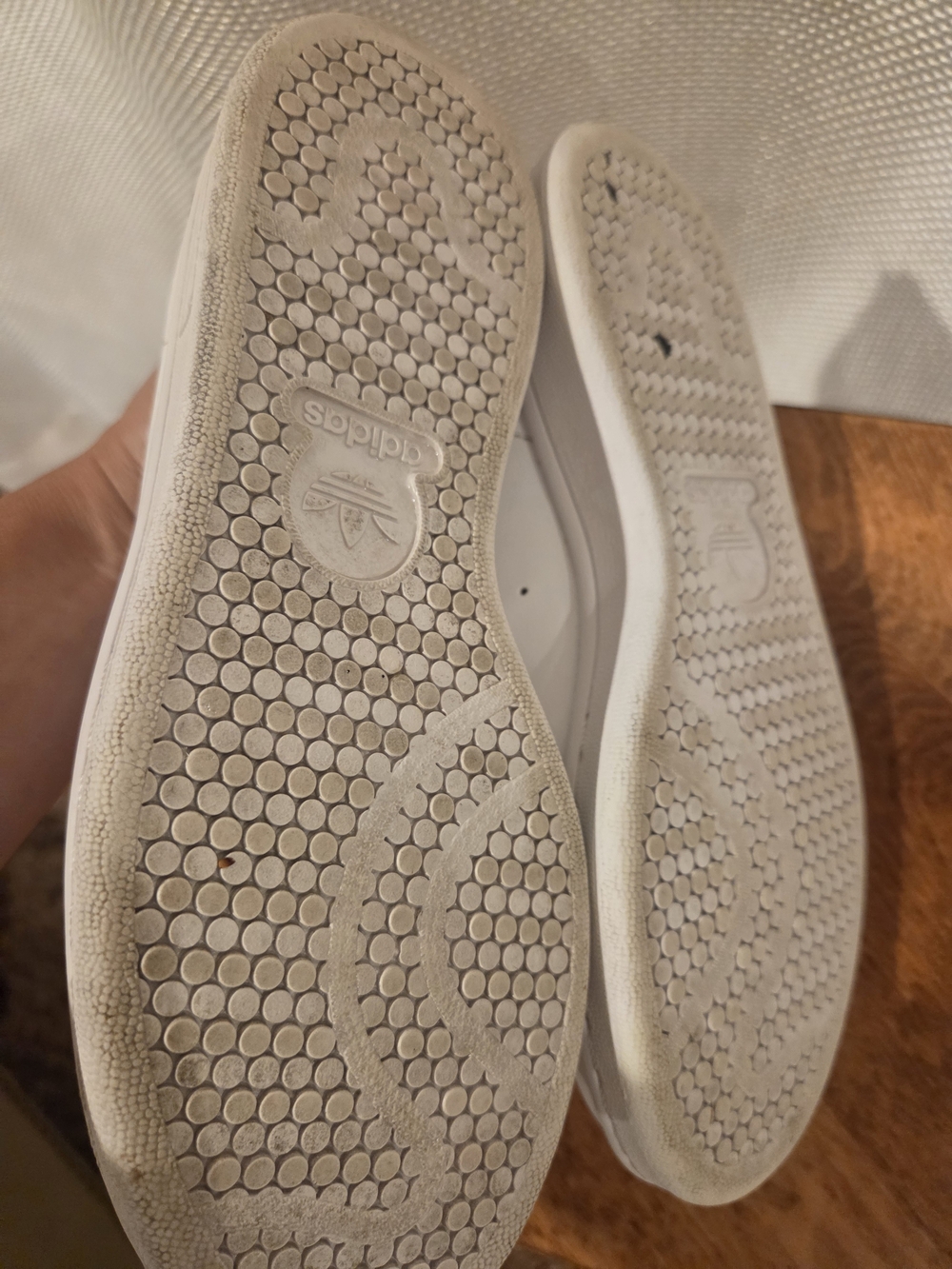 adidas - White Sneakers with Red Accents and Hello Kitty Detail Size 5.5 - Picture 8 of 9